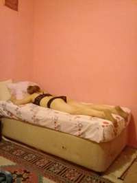 Egzotik Azerbaycanlı Escort: Seksi Dans Gösterisi Sunar