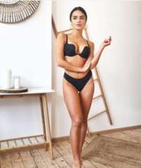 Kendine Güvenen Arap Escort Bayan: Sahici ve Dikkat Çekici